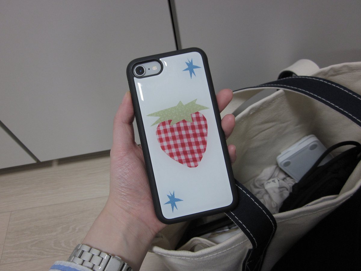 캐논 익서스 105 색감이 쿨하고 피부톤도 핑크를 잘잡아서 너무 맘에 든다✨