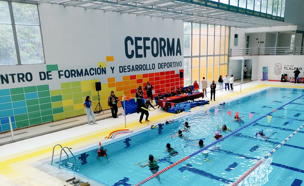 Martin01969019's tweet photo. Activamos el #SemáforoDeportivo con una Actividad de #RitmoAcuático 🏊🏼♀️🏊🏽🎼🎵🎶
En la Alberca Del Deportivo #Ceforma, @AlcaldiaTlalpan "Estrategia de Activación física y deporte" de la @FAHHdeporte...(1/2) https://t.co/SEMtySSaY0