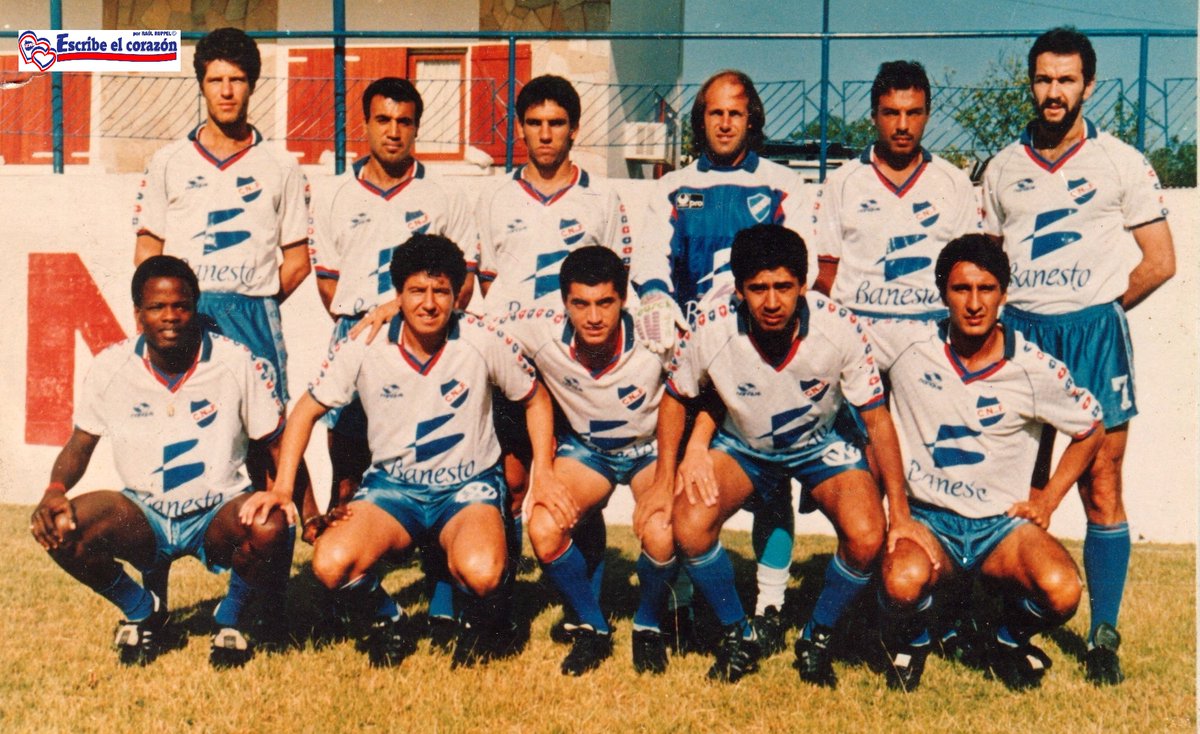 Club Nacional de Football. 
Oncena que forma en Los Céspedes.
A.Gutierrez, G.Méndez, C.Soca, J.Seré, D.Revelez y H. De León. Abajo: J.Dely Valdés, Y.Lemos, J.García, A.Vidal Gonzalez y E.Suárez. Año 1992.