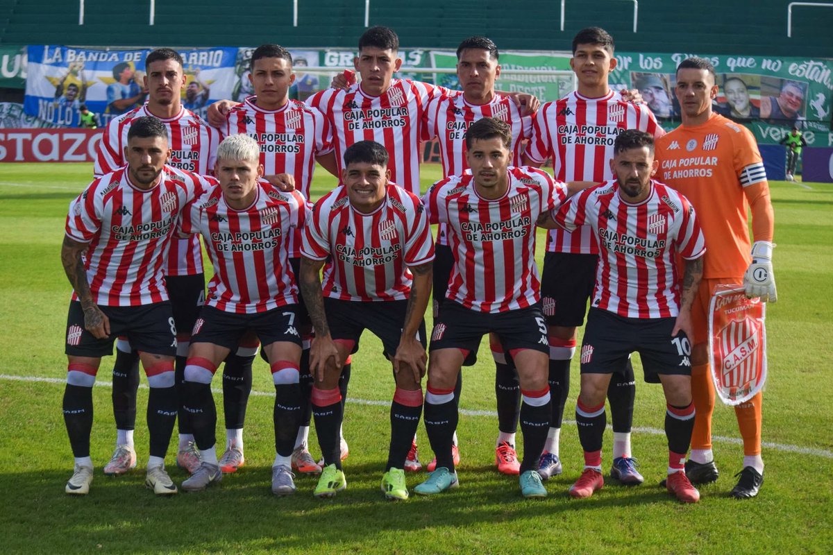 Vero_Tolaba's tweet photo. Hoy el capitán de @CASMOficial salió a jugar contra #Ferro estrenando una cinta muy especial, que le fue entregada hace unos días en el Hospital Avellaneda https://t.co/EZcD1KGOSD