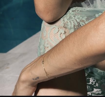 Dios aprieta pero tú ahorcame