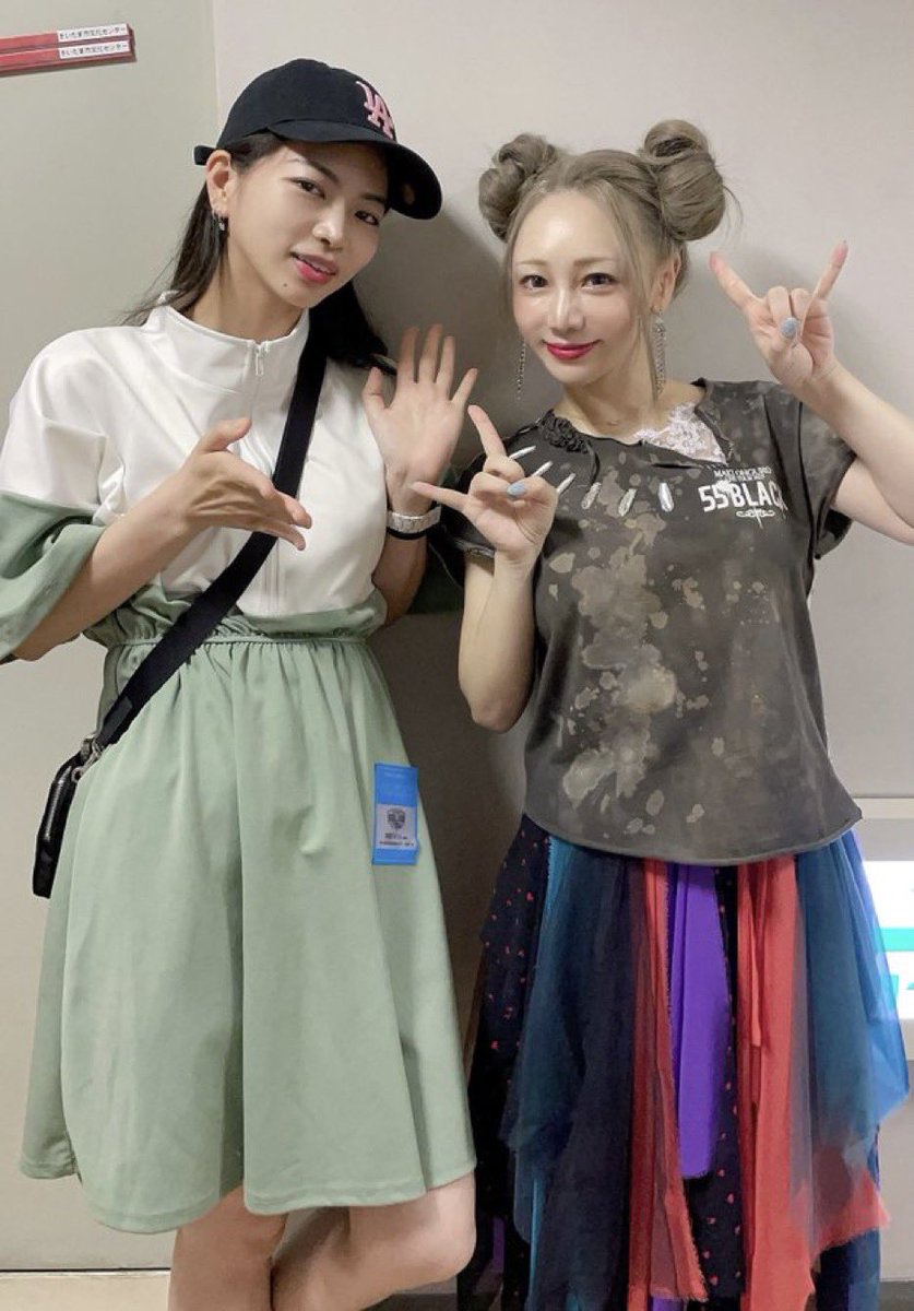 maruma_oyag's tweet photo. Hello everyone around the world!
6.23 Today's Fortune ...
🎰→Asami×30Points😆
🔮→Medium luck from Miyako😉
Let's do our best this week too٩( 'ω' )و
We love LOVEBITES!
And we support heavy metal 🤘
#lovebites #Asami #Miyako #asamiya https://t.co/ysJsxkxMPR
