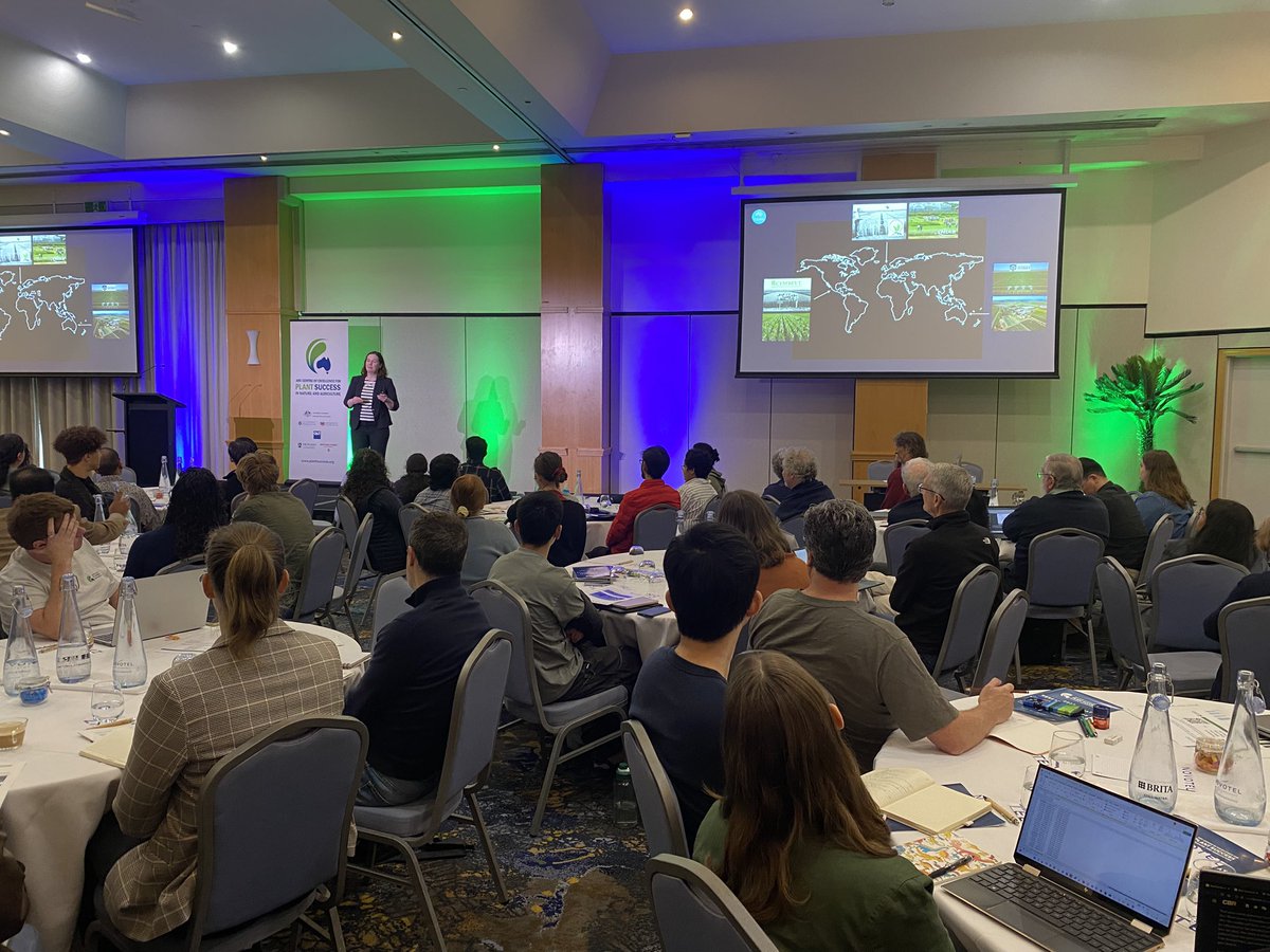 CoEPlantSuccess's tweet image. Welcome to the 2025 Plant Success Research Retreat! We’re thrilled to be joined by Alison Bentley, kicking off the Retreat with a presentation on breeding crop success 🌾