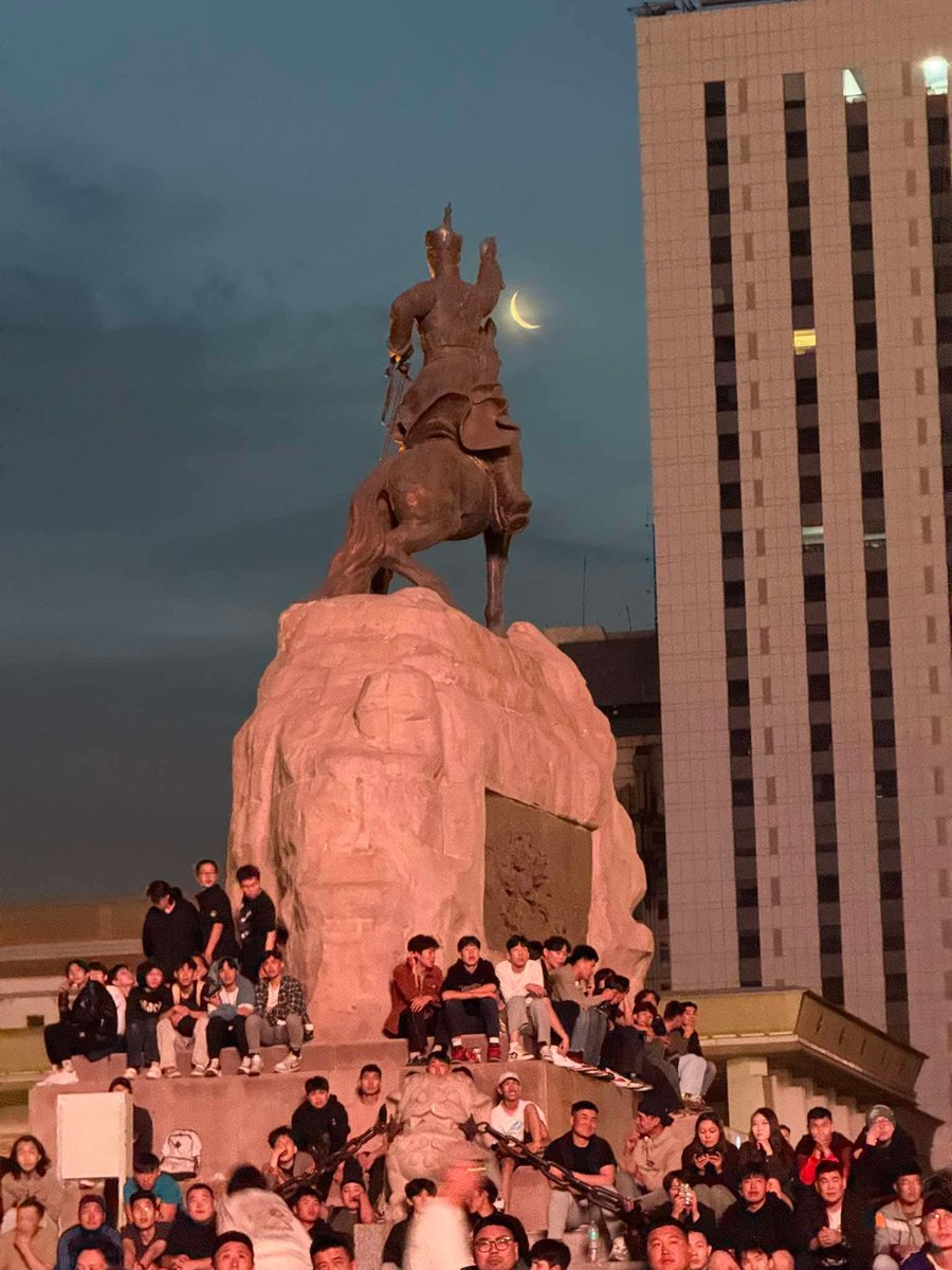 Гоё зураг… Mongolz-оо үзсэн залуус