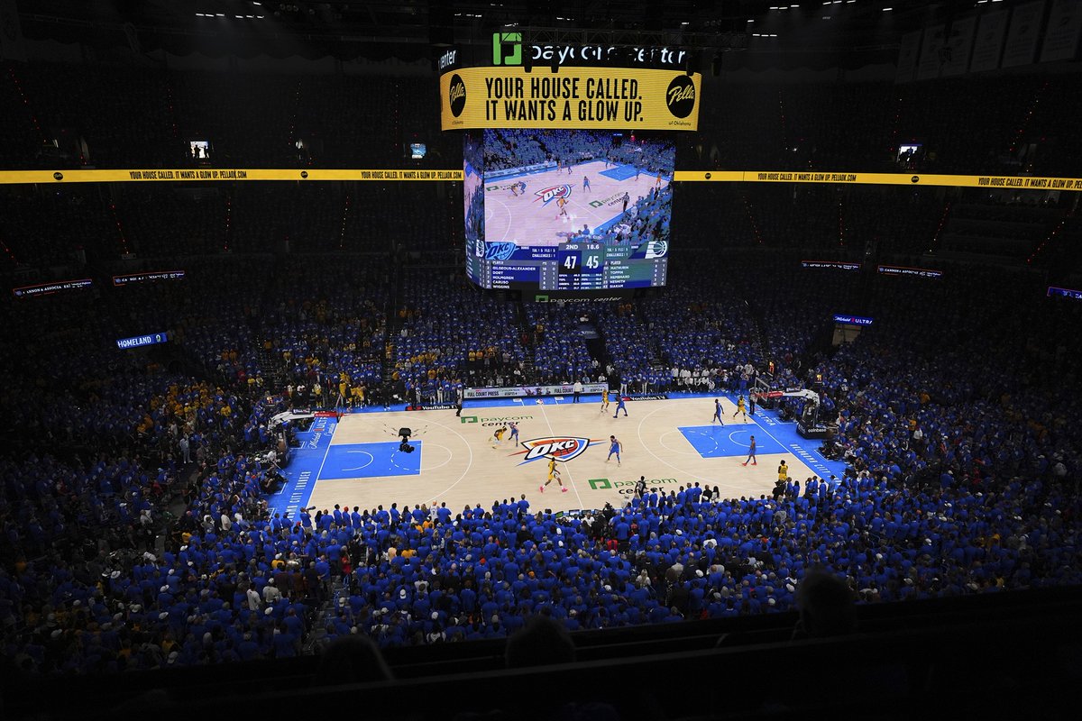 WTHRcom's tweet photo. There's some gold in the crowd in Oklahoma City!

Follow Game 7 action between the Pacers and Thunder in our live blog: https://t.co/hoegePk0xI 

(📸: AP/Julio Cortez) https://t.co/mczrwOltCr