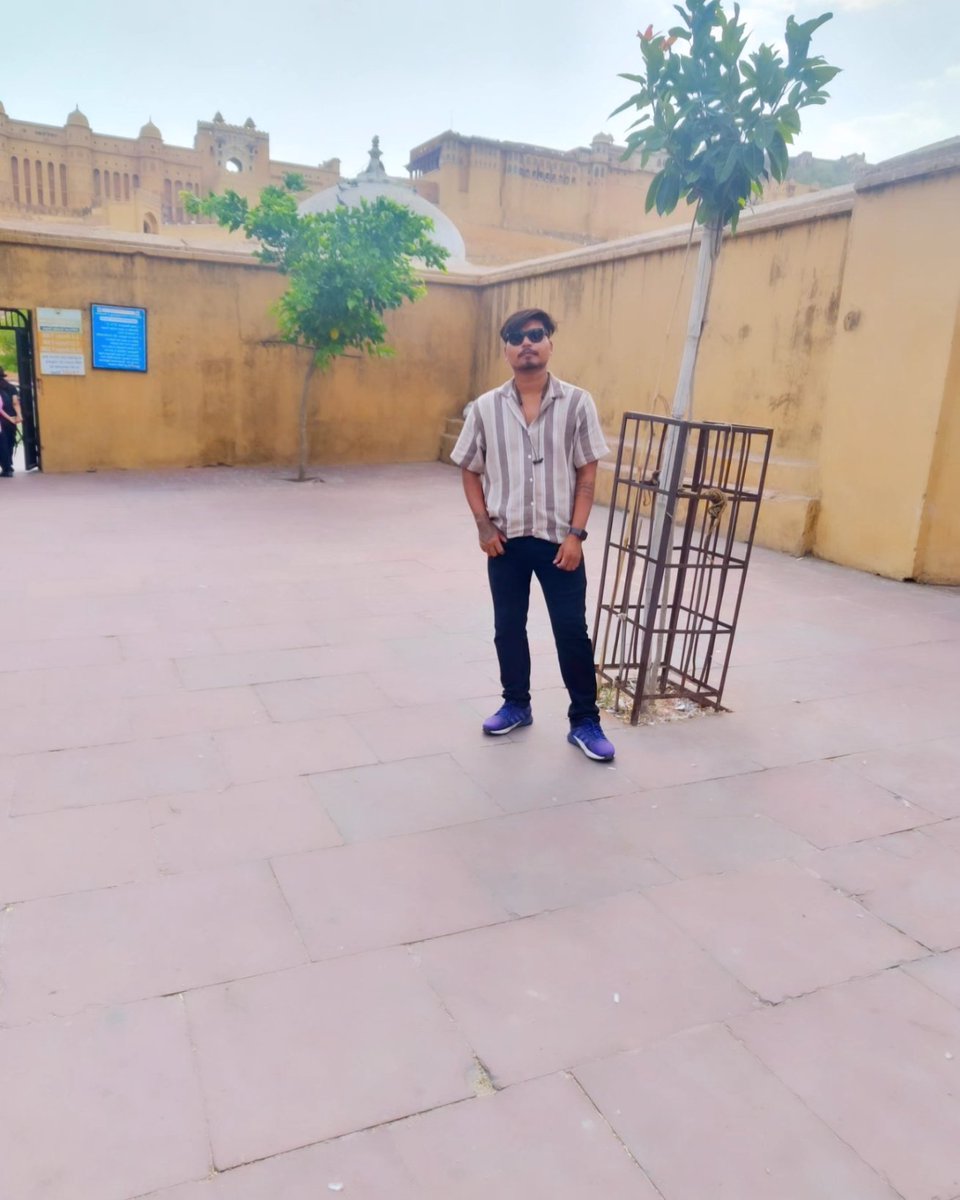 legion_sid's tweet photo. Jaipur tour #Jaipur #amerfort https://t.co/VQTbn5treR