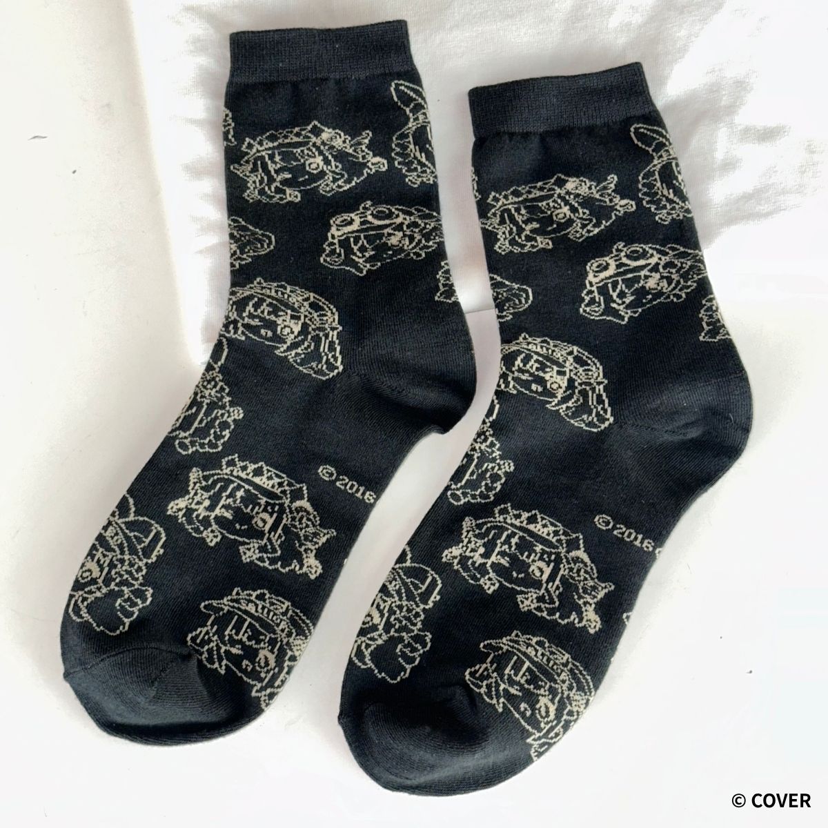 ou_en_event_usa's tweet image. 📦 More running kit revealed!
Next up!The official T-shirt and the socks! 👕✨
Super cute!!!
We can’t wait to see everyone rocking the Fun Run T-shirts and joining the event together 🏃♀️
🎟️ Sign up for the Fun Run now:: reurl.cc/DqEgz5
Follow OU-EN EVENT USA for the…