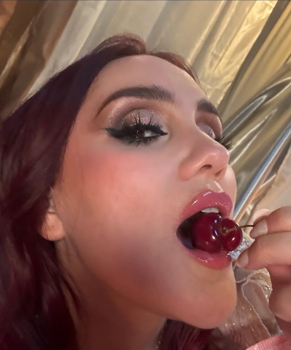 updatedulce's tweet photo. É A MAIS GOSTOSA! 🥵

Dulce Maria via Instagram. https://t.co/WhiIS27chP