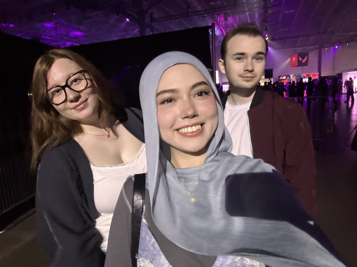 Ethandl4's tweet image. I just wanna say this week has really brought the life back into me and that spark I felt was missing with content and valorant. I loved meeting everyone irl and had such an amazing time here in Toronto! I’ll see you in New York 🤫
After that being said goodbye #MastersToronto