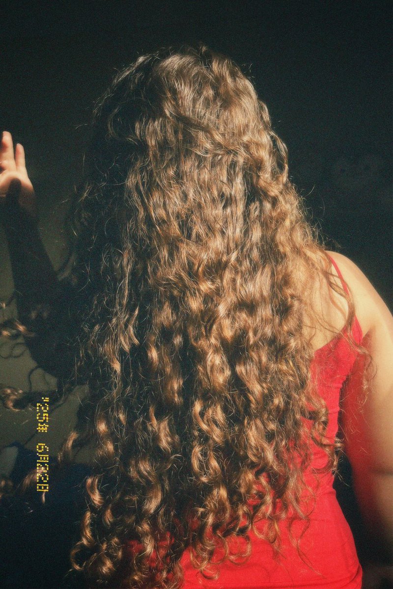 meudeus eu amo meu cabelo😭😭 se um dia eu fizer progressiva pode me internar q eu endoidei