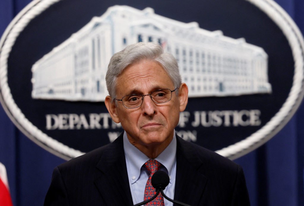 🚨 BREAKING: House Republicans reportedly have the votes to charge Attorney General Merrick Garland with Inherent Contempt of Congress, ordering the Sergeant at Arms to take him into custody.

Do you approve?

YES or NO?

If Yes, Give me a THUMBS-UP👍!