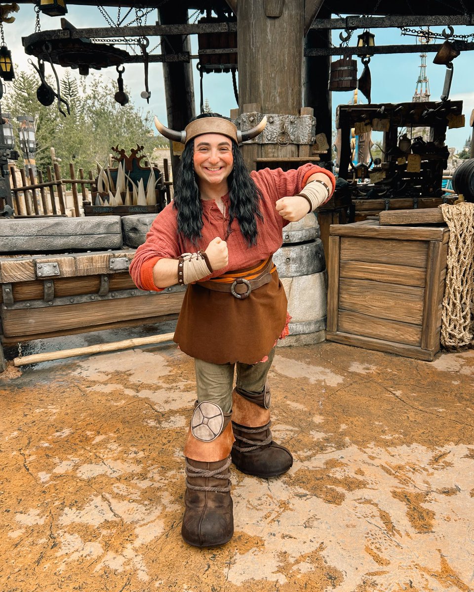 jaakerz314's tweet photo. Promoted from dragon poop scooper to blacksmith apprentice ✅🐉 https://t.co/IpwE4CrANA