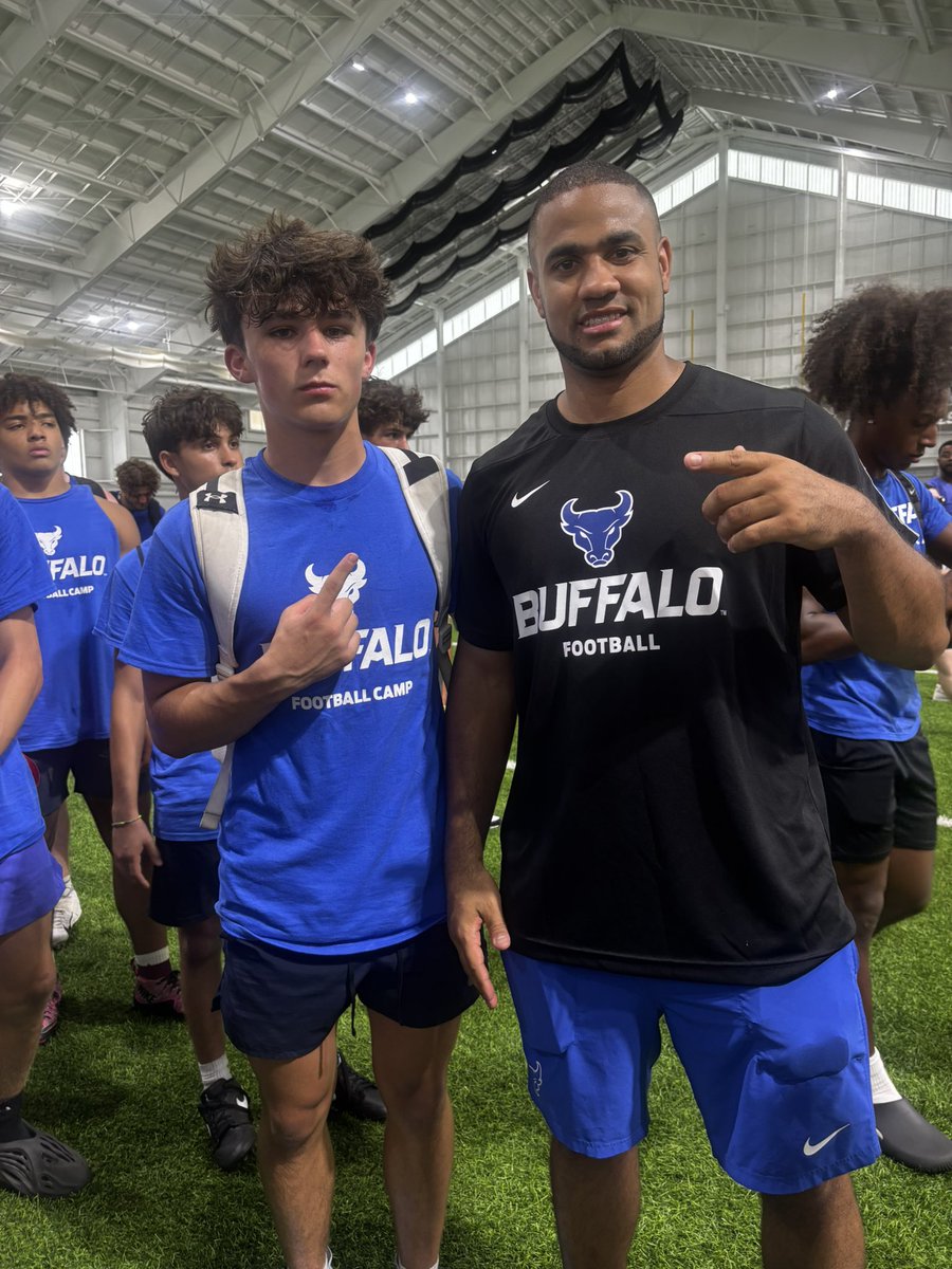AidenHops02's tweet image. Another great day at @UBFootball Camp!!
Learned some valuable skills for my upcoming season.
@Pete_Lembo @Biggame_24 @Coach_Pnode @ronwhitcomb @Stansfield_Matt @Coach_Wils @CoachWaring @domcooksr @coachleebehnke @SFHSfootballNY