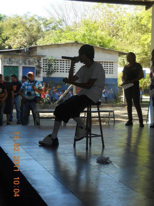 raplosofico's tweet photo. Año 2011, mi primera vez sobre un escenario. https://t.co/TnC3LBuLKS