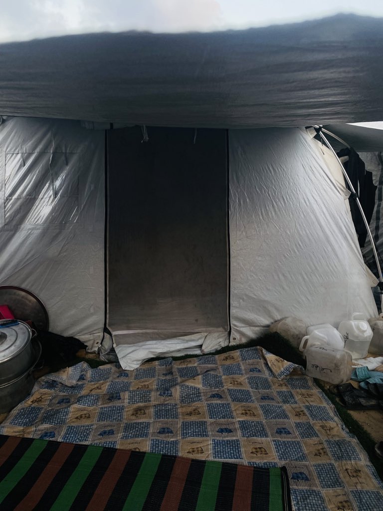 AtallaAbed's tweet photo. 🚨📢🚨

This is me and this is my tent

And this is what our situation has reached

My family became in urgent need of food and water after displacement

Unfortunately, this did not receive any attention from anyone.

Please donate and participate 🙏👇🏻

https://t.co/Ps7dQzfIMV https://t.co/YP9qnOlkE8