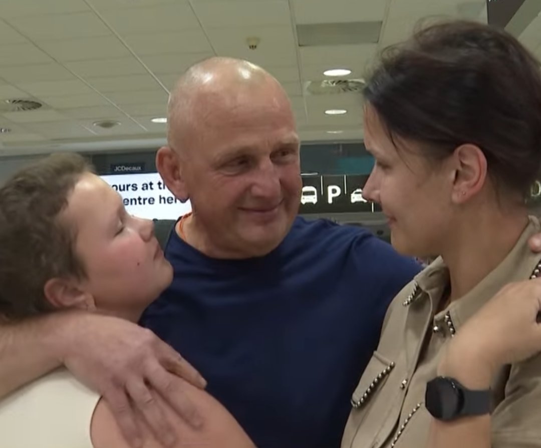 Journalist Vladyslav Yesypenko has been freed after 4 years in prison in occupied Crimea. 

"There are still many Ukrainian patriots in Russian prisons, who need to be brought to home. And not when their sentences are up, but much sooner" - said Vladyslav.

A fair words.