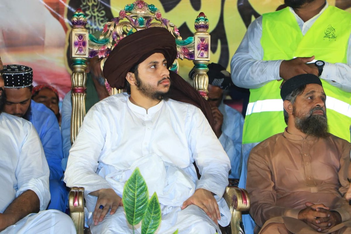 ہم امریکہ کے وائٹ ہاؤس پر اسلام کا جھنڈا لہرائیں گے

عکس امیرالمجاھدین کا مشنِ حسین کانفرنس وہاڑی سے خطاب