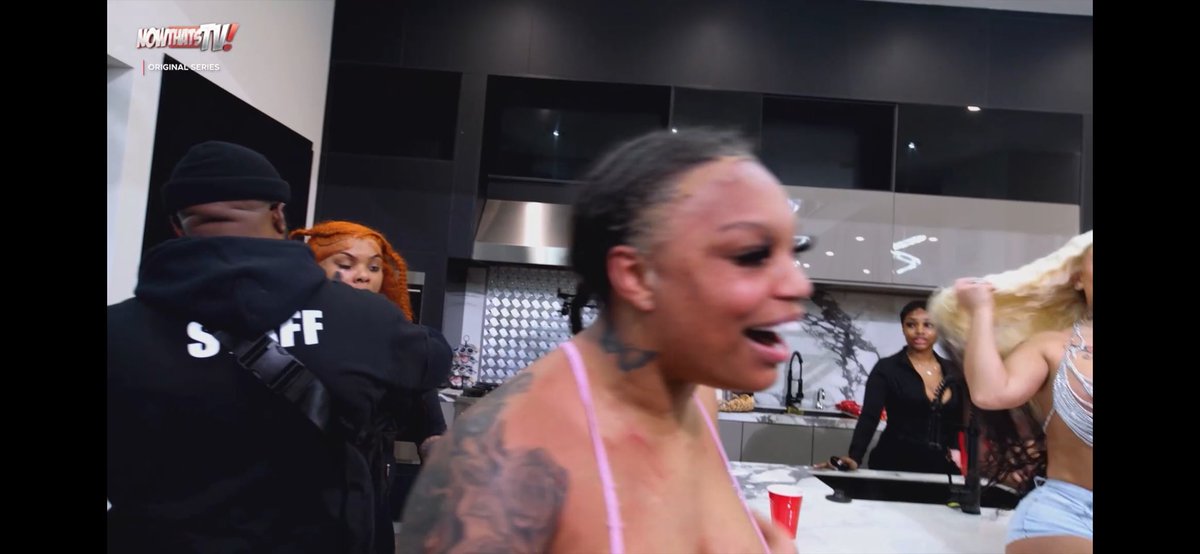 Nugg, how you letting a girl half your weight handle you? I love Kee baby down too, she pretty