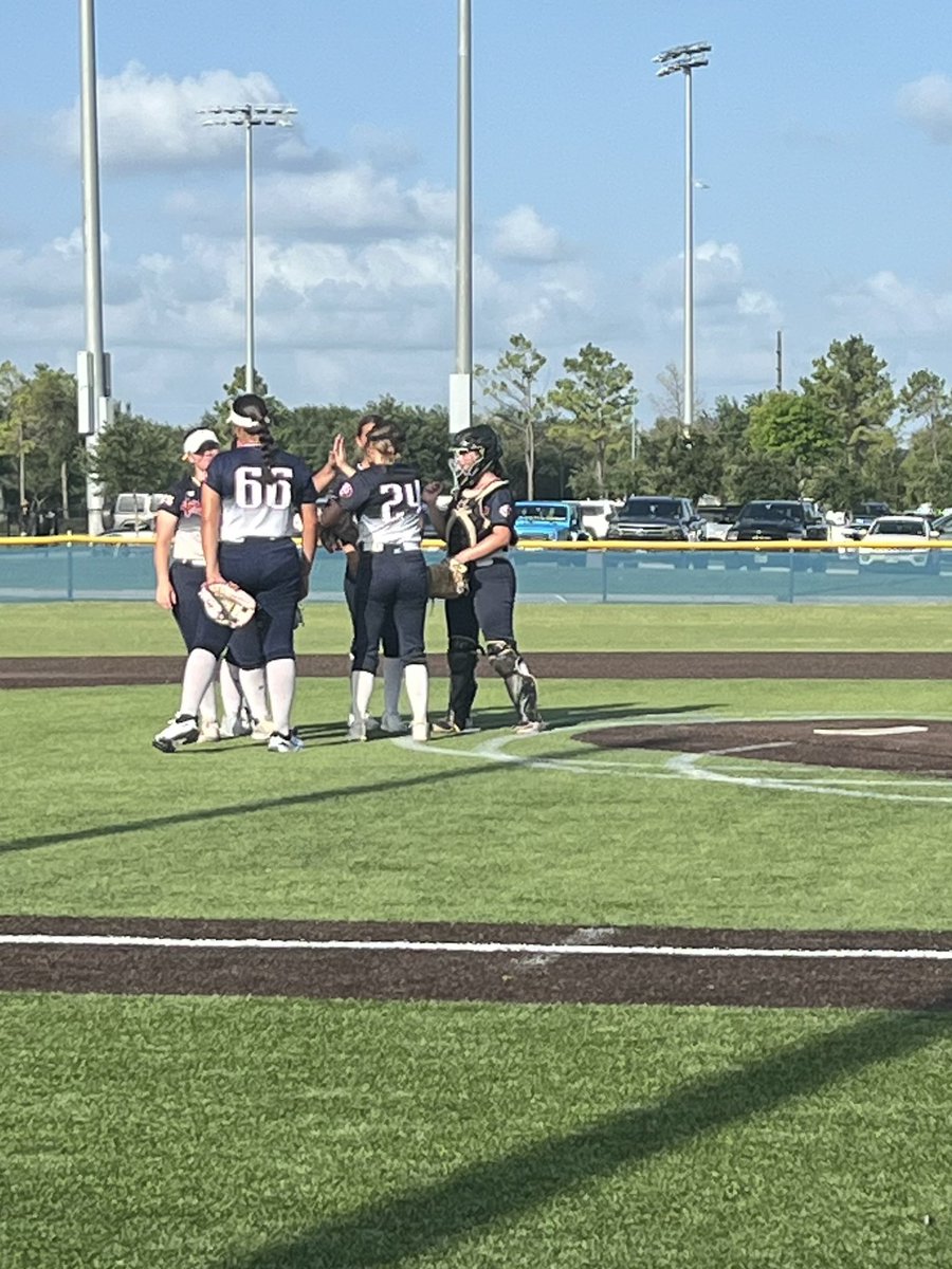 Lexie Ramirez 2026 RHP/MIF (@lexramirez2026) on Twitter photo So good to finally get back on the field with my girls this weekend! Thanks Coach <a href="/LuisSalas_3/">Luis Salas</a> for coming out to watch! ❤️👌🖤 #BirdGang So good to finally get back on the field with my girls this weekend! Thanks Coach <a href="/LuisSalas_3/">Luis Salas</a> for coming out to watch! ❤️👌🖤 #BirdGang