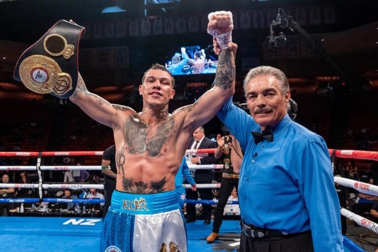 26 Wins, 17 Losses... And ZERO FEAR! Gabriel Rosado - The Most Savage Warrior in Boxing!
One of my all time favourite boxers.
-
<a href="/KingGabRosado/">Gabriel Rosado 🇵🇷🇺🇸</a>