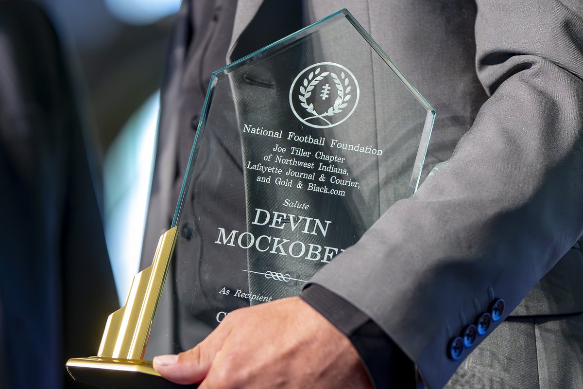 Krock Photography (@krockphoto) on Twitter photo Purdue Football was well represented today as <a href="/devin_mockobee/">Devin Mockobee</a> received the Citizenship/Hero award at the National Football Foundation Honors Brunch.
His story of giving back to his hometown community is impactful & impressive.
<a href="/BoilerFootball/">Purdue Football</a> Purdue Football was well represented today as <a href="/devin_mockobee/">Devin Mockobee</a> received the Citizenship/Hero award at the National Football Foundation Honors Brunch.
His story of giving back to his hometown community is impactful & impressive.
<a href="/BoilerFootball/">Purdue Football</a>