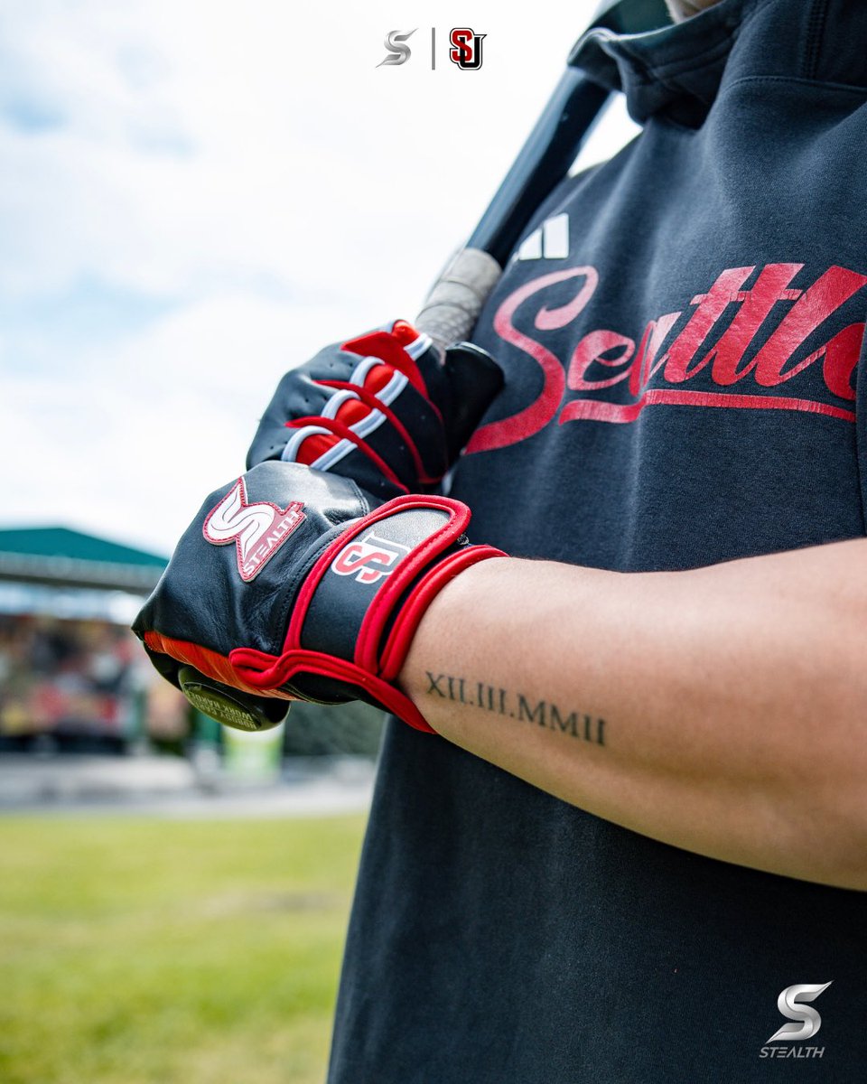 Stealth Batting Gloves tweet media