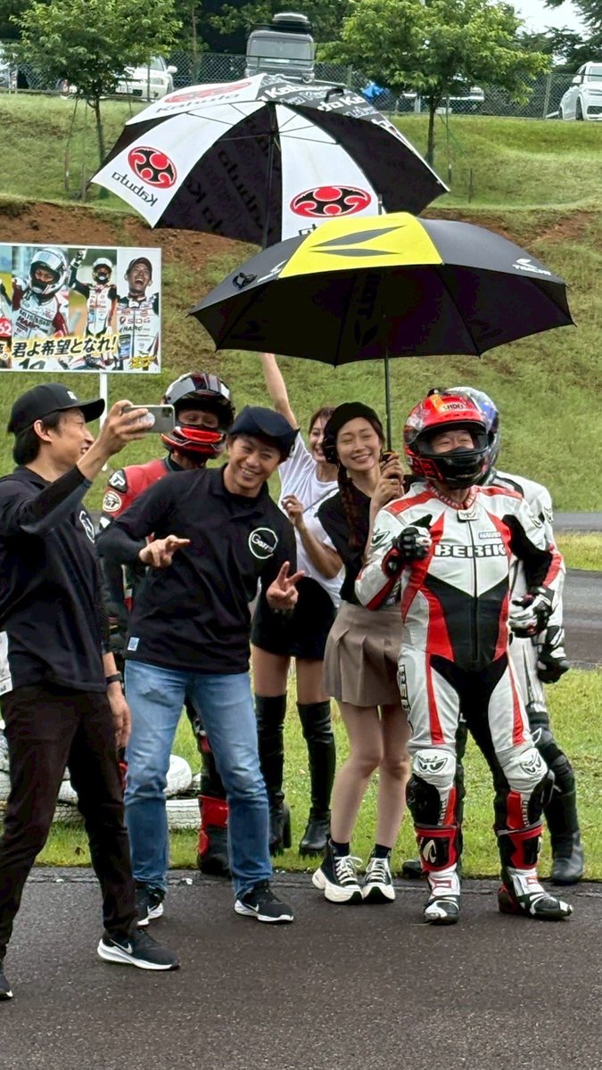 stringer_3106's tweet photo. IN 🤳& OUT📱
#ルーツ働くバイク8耐
#go77s
2枚目 photo by @sakubo_221 https://t.co/VkFQ6E9zqK