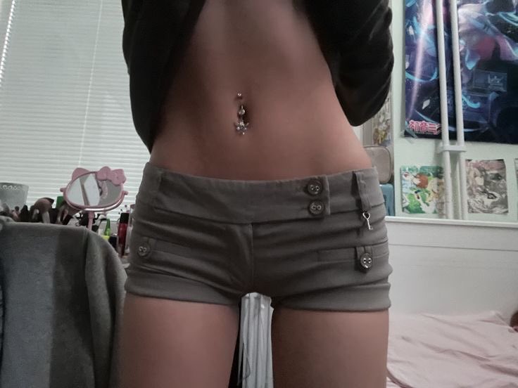 vivspos's tweet photo. do it for the thigh gap https://t.co/c34lmJnK1K