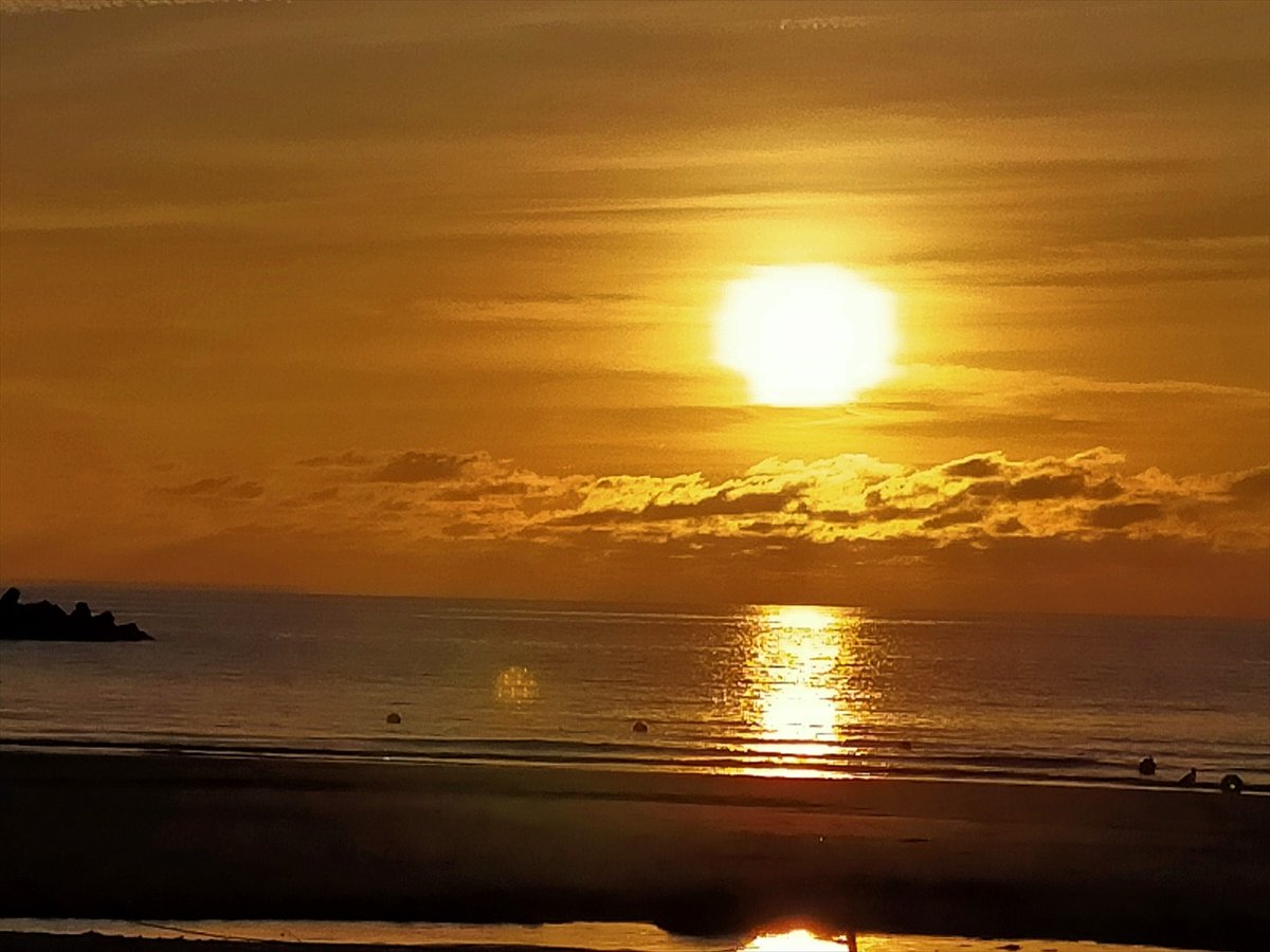 ferrishyn39's tweet image. 夏の東北 秋田県にかほ市象潟町 夕暮れの小砂川海水浴場
blog.livedoor.jp/denenlifemind/…
#旅行好きな人と繋がりたい #キリトリセカイ #写真で伝える私の世界
