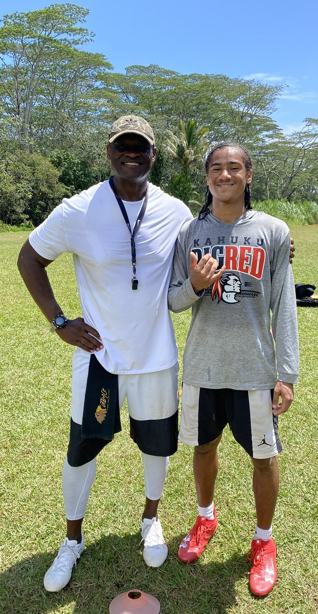 cutbackelite29's tweet image. SPEED CUT TOUR…
Made a stop on the Big Island of Hawaii. Teaching speed cut skills for the youth and girls flag football🔑