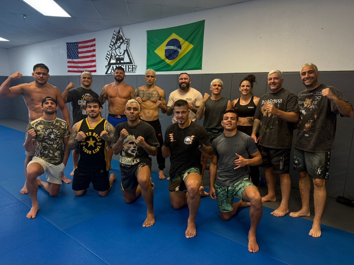 #CHUTEBOXE TEAM

#UFC317