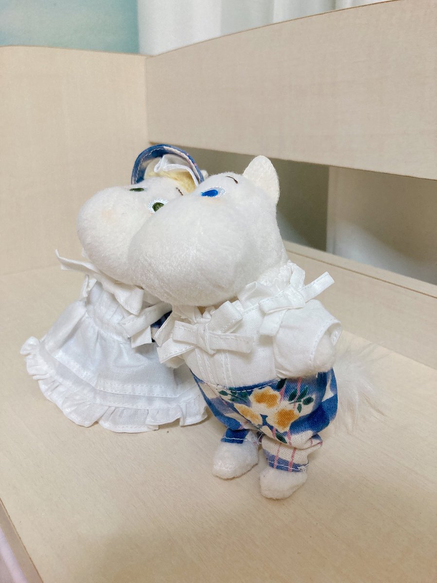 今回はちらっと見えるチェック柄とリボンがたくさんのお茶目なデザインにしてみました☺️
なんだかアイドルのような2人です💌