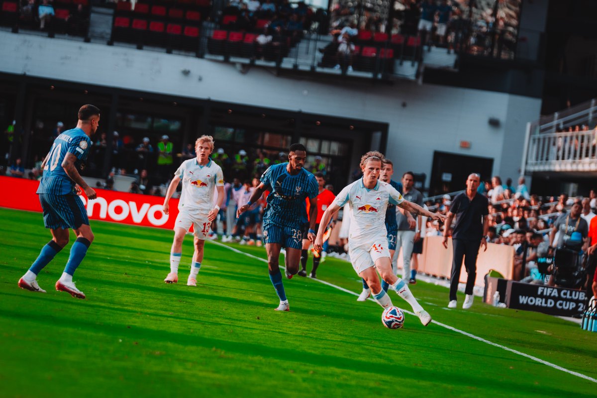 RedBullSalzburg's tweet photo. Mau back in action ❤️

#SALHIL #FIFACWC #TakeItToTheWorld https://t.co/NOj9dEUMAj