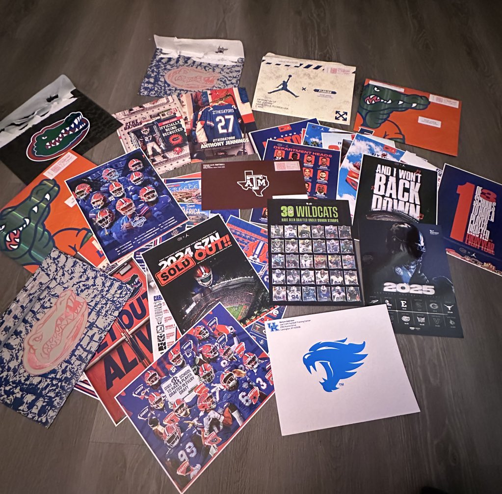 Anthony "Speedy" Jennings (@speedyyeraa) on Twitter photo Appreciate the love sent out🤞🏾
<a href="/GatorsUpdate/">Gators Update</a> <a href="/InsideTheGators/">Inside the Gators</a> <a href="/coach_bnapier/">COACH BILLY NAPIER</a> <a href="/Mike_Stoops41/">Mike Stoops</a> <a href="/CraigDameyune/">Dameyune Craig</a> Appreciate the love sent out🤞🏾
<a href="/GatorsUpdate/">Gators Update</a> <a href="/InsideTheGators/">Inside the Gators</a> <a href="/coach_bnapier/">COACH BILLY NAPIER</a> <a href="/Mike_Stoops41/">Mike Stoops</a> <a href="/CraigDameyune/">Dameyune Craig</a>