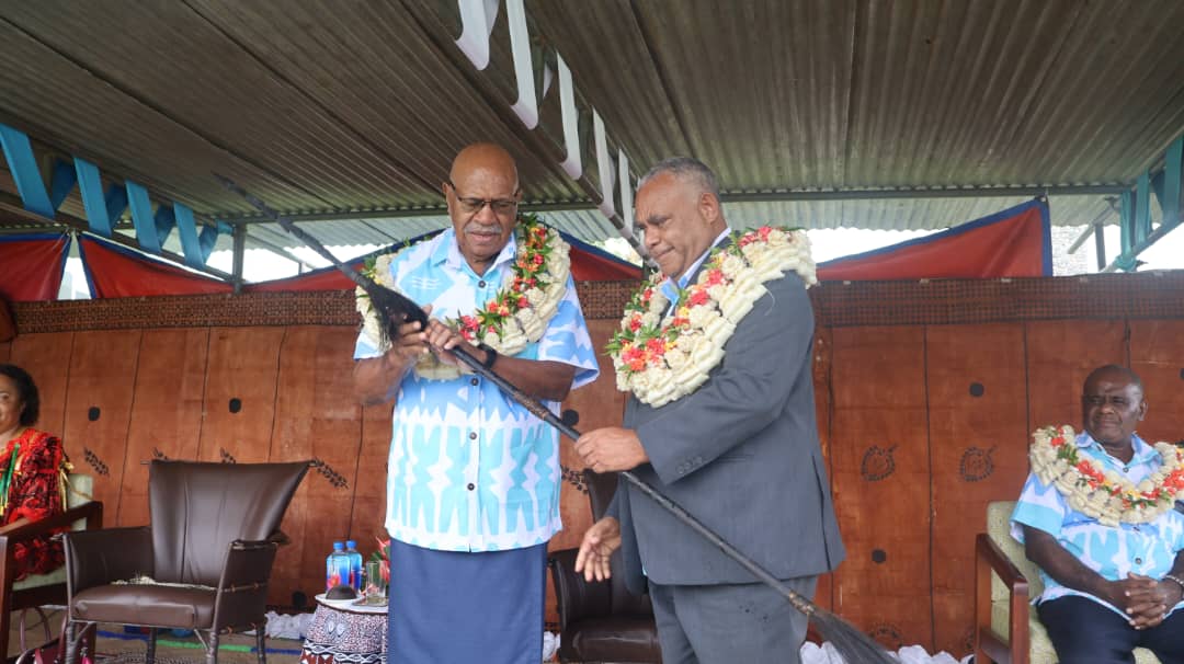 MsgSecretariat's tweet photo. Outgoing Chair of the MSG &amp; 🇻🇺's Prime Minister Hon. Jotham Napat hands over chairmanship to 🇫🇯 PM Hon. Sitiveni Rabuka in a traditional ceremony and show of gifts to MSG Members at the Bose Levu Vakaturaga grounds in Suva. https://t.co/iijozeGhjs