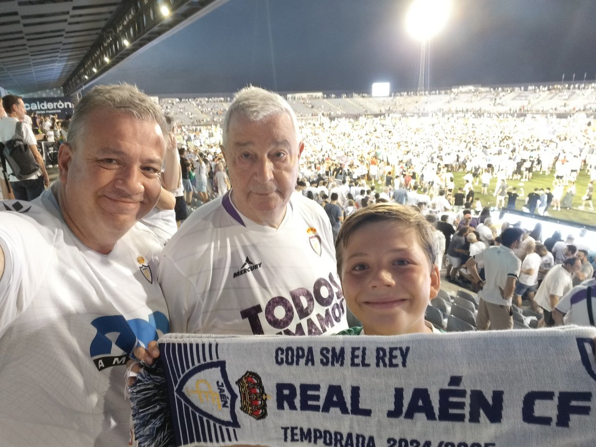 Por fin salimos de donde nunca debimos estar. Siempre con nuestro <a href="/RealJaenCF/">Real Jaén C.F.</a> . Hala Jaén!!!