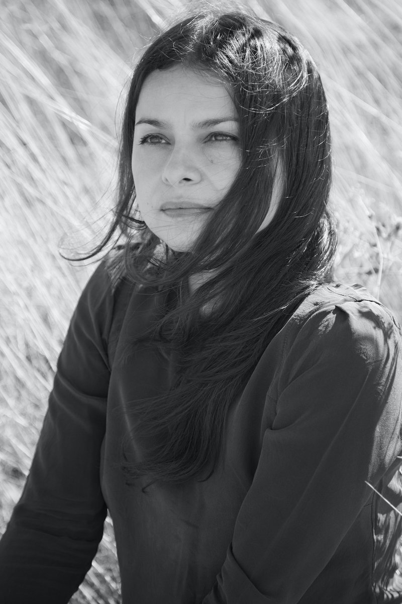 MAGNETMagazine's tweet photo. Happy birthday #HopeSandoval (#MazzyStar, #Opal, #WarmInventions). Hang brightly. Read our #LostClassics on Mazzy Star’s “So Tonight That I Might See”: https://t.co/a5GyVsgzn3 https://t.co/xIWvQw5a8z