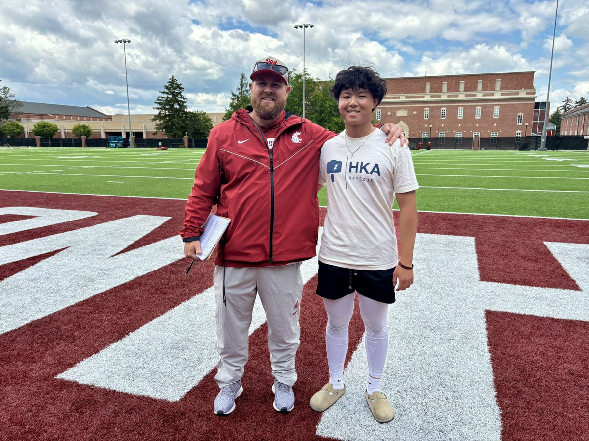 OliverChan_'s tweet image. Had a great time @WSUCougarFB. Won the field goal comp with this 55 yarder. Thank you @patcashmore for the tour afterwards.

@CoachSledge44 @HKA_Tanalski @Briggs_bourg @BaltarJackson @KangFootball