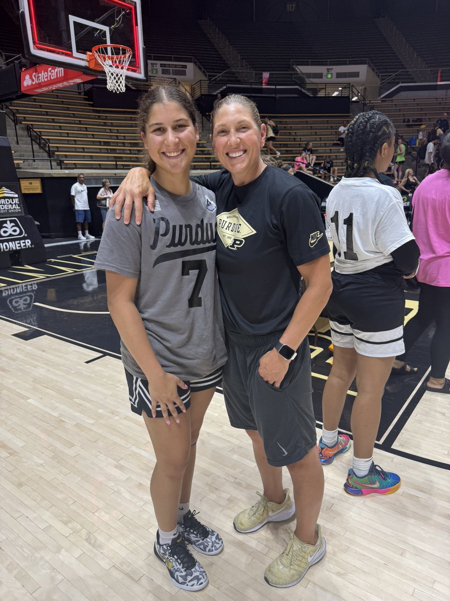 Olivia Conklin tweet media