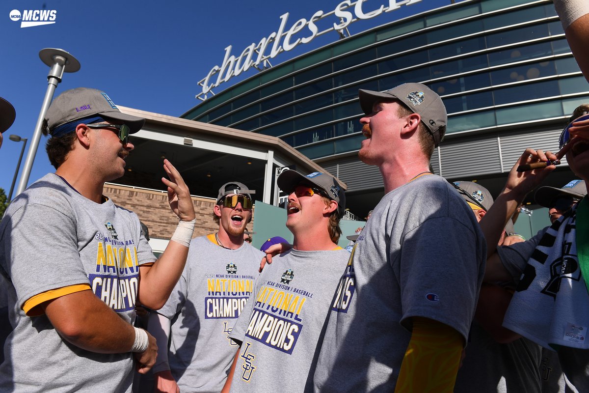 NCAABaseball's tweet photo. Leaving with the dub.

#MCWS x @LSUbaseball https://t.co/YBklBF6laP