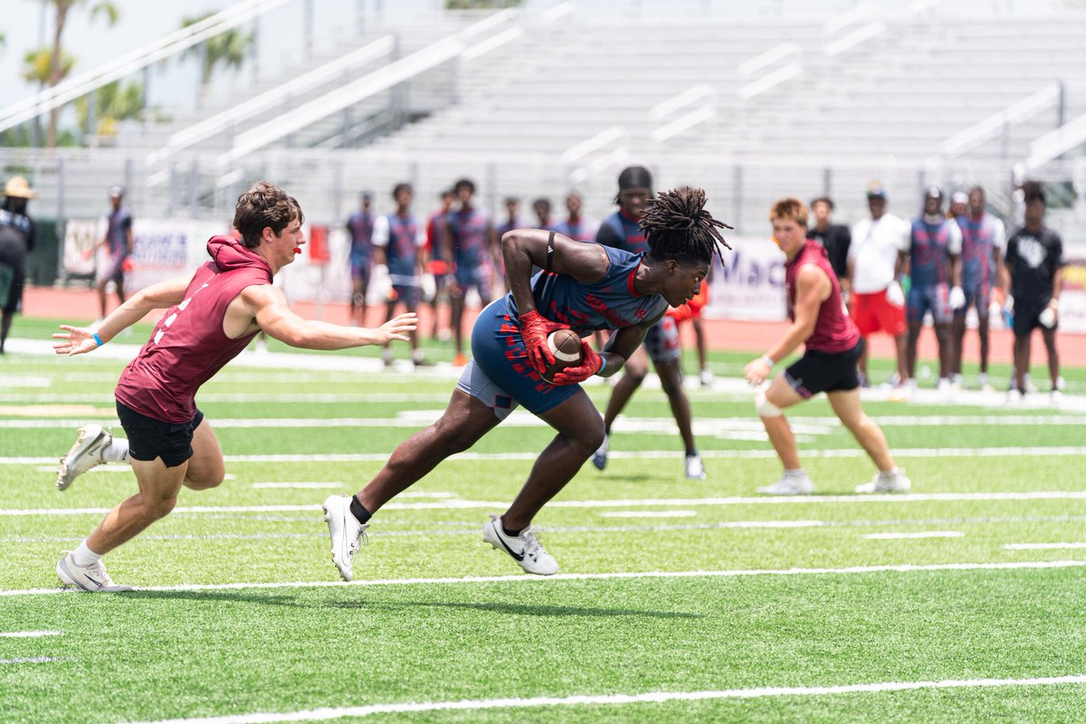 Andy Villamarzo (@andy_villamarzo) on Twitter photo Standouts from Day 2 of 2025 FHS7v7 state championships 🏆
🔗: on3.com/high-school/ne… Standouts from Day 2 of 2025 FHS7v7 state championships 🏆
🔗: on3.com/high-school/ne…