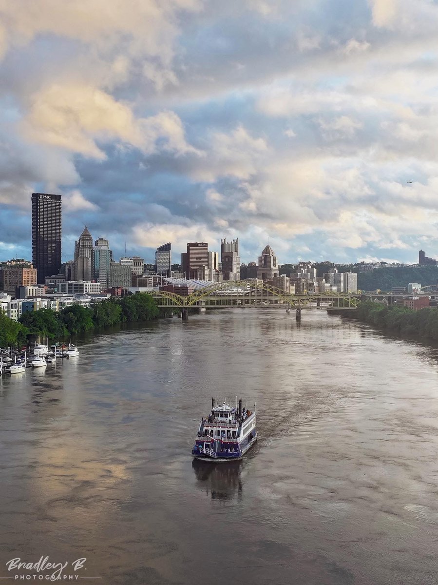 The Gateway Clipper making its way up the Allegheny River at sunset. If you dig these, please repost to your page so I can share my photography with others.