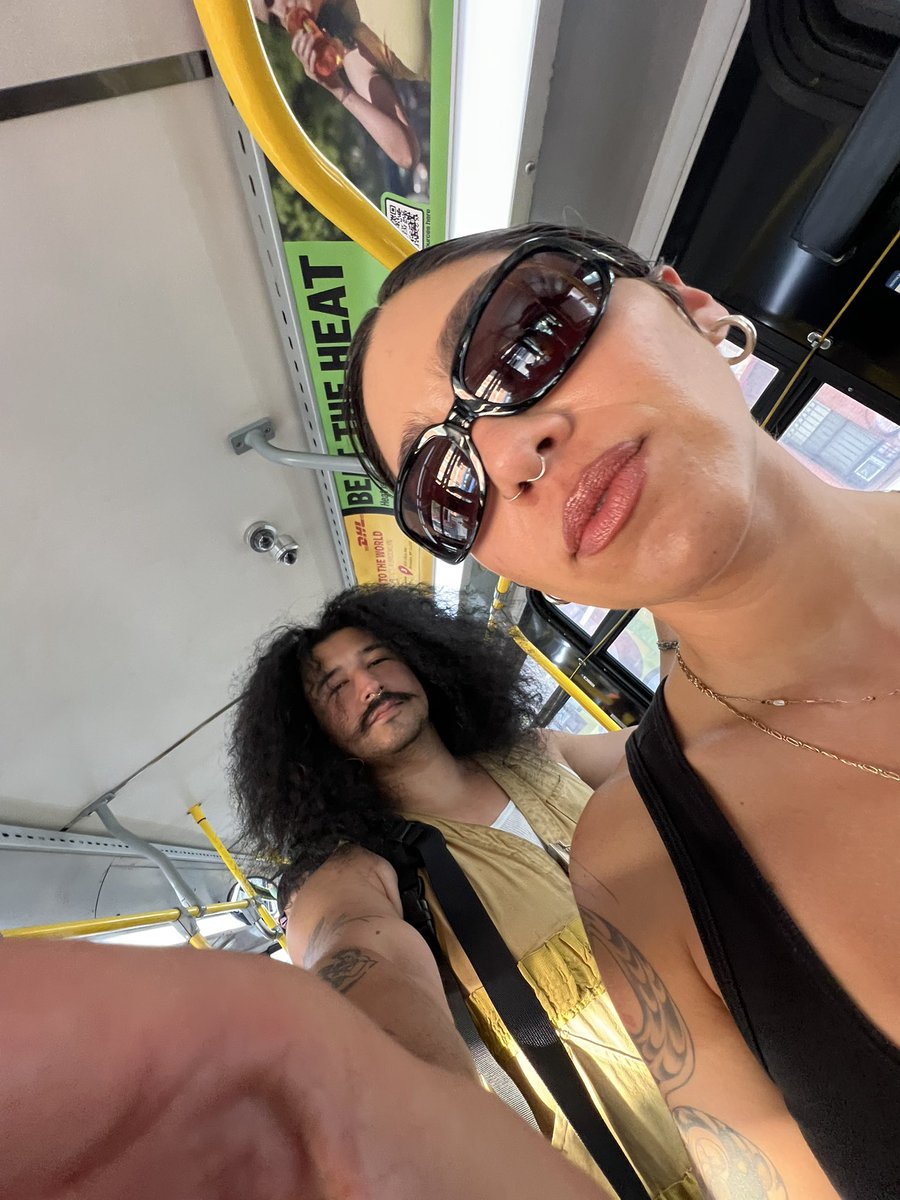 comolike's tweet image. 