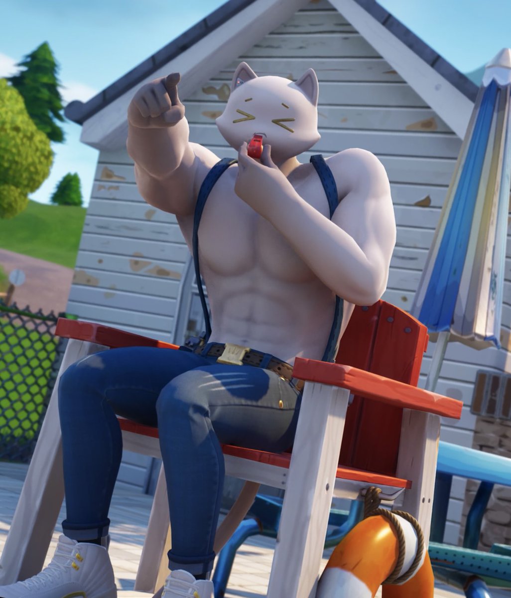 Day 169 of Ghost Meowscles-Lifeguard on duty…