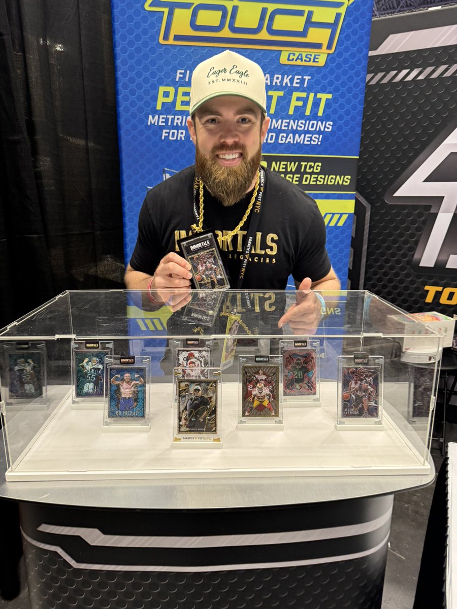 Spector Art (@spector_art) on Twitter photo Fanatics Fest 🔥 Great catching up with friends and making news ones 🙌 Philly was well represented 😂 Shout out <a href="/GioThePodcaster/">The Giovanni Show Podcast</a> and Gayle <a href="/4thandJawn/">4th and JAWN</a> 📸
<a href="/FanaticsFest/">Fanatics Fest</a> Fanatics Fest 🔥 Great catching up with friends and making news ones 🙌 Philly was well represented 😂 Shout out <a href="/GioThePodcaster/">The Giovanni Show Podcast</a> and Gayle <a href="/4thandJawn/">4th and JAWN</a> 📸
<a href="/FanaticsFest/">Fanatics Fest</a>