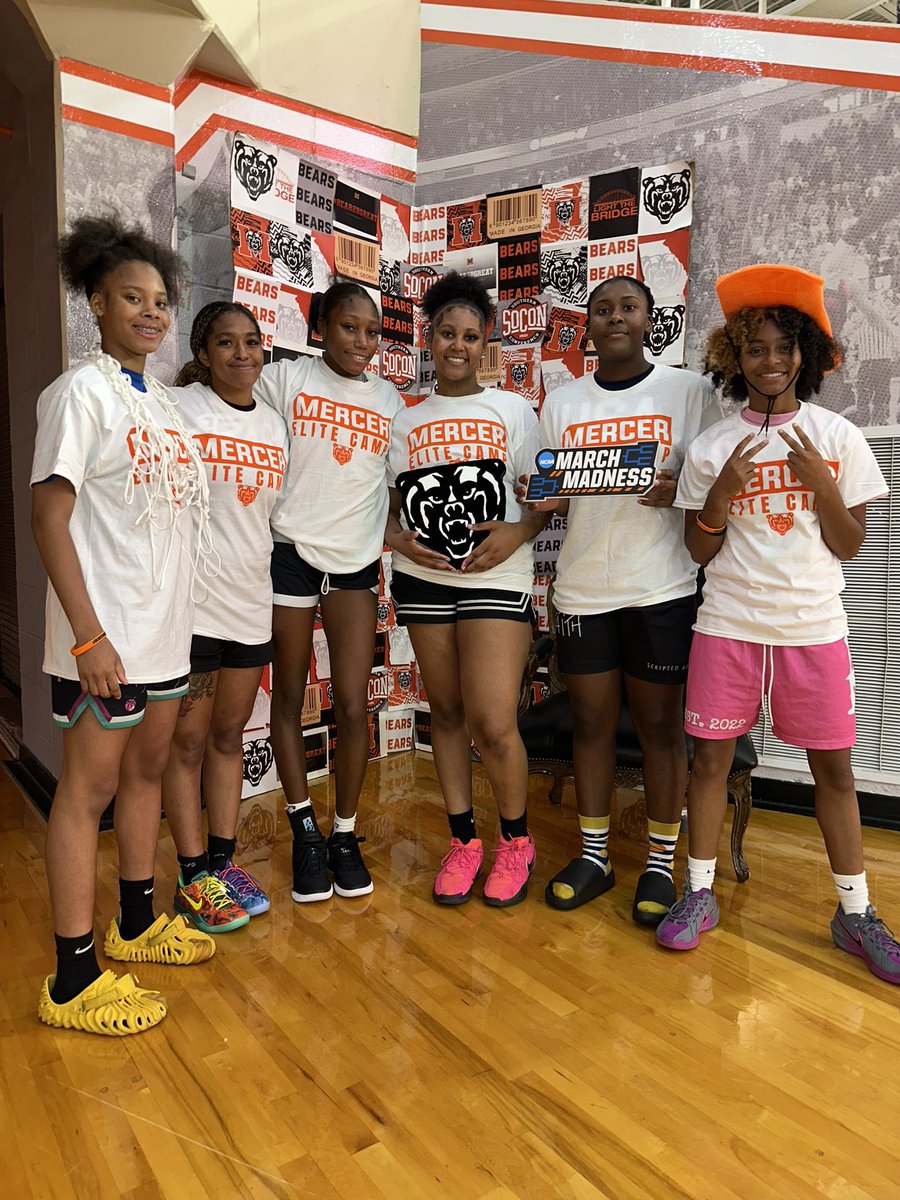 adisonbranch11's tweet image. Had a great experience at the @Mercer_WBB camp today! Thank you to @Coachheard, @luke_carns and the entire coaching staff + players for the workout and the wisdom! 🏀 @_AlexisBurke @pitts_academy @stfrancisad @TEAMLEGACYGIRLZ