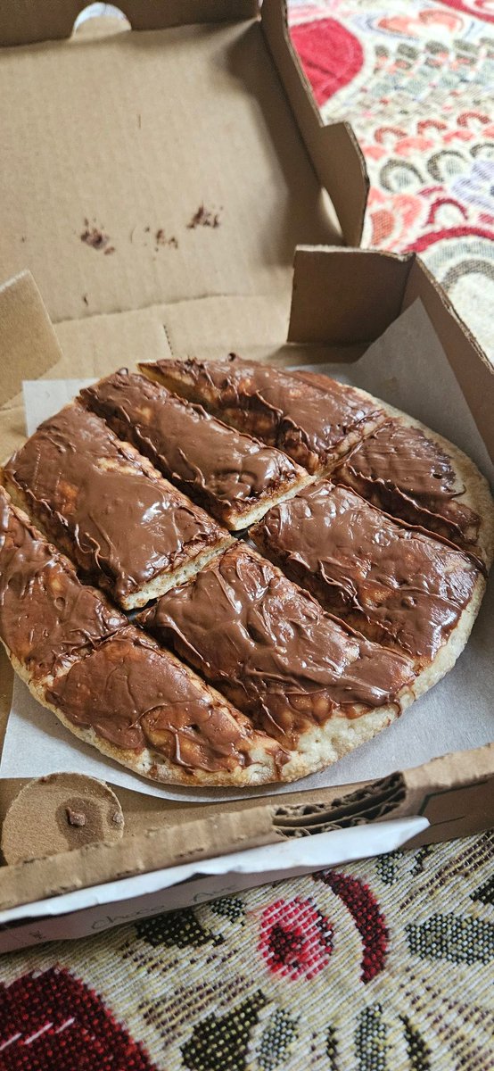 diawitz's tweet photo. @papajohnsmexico hola, hice un pedido por la app y el postre que solicité llegó incompleto (le falta la parte del caramelo), no se parece nada a la foto que exhiben.
¿Dónde puedo reportarlo? https://t.co/4jTBvbVTPT