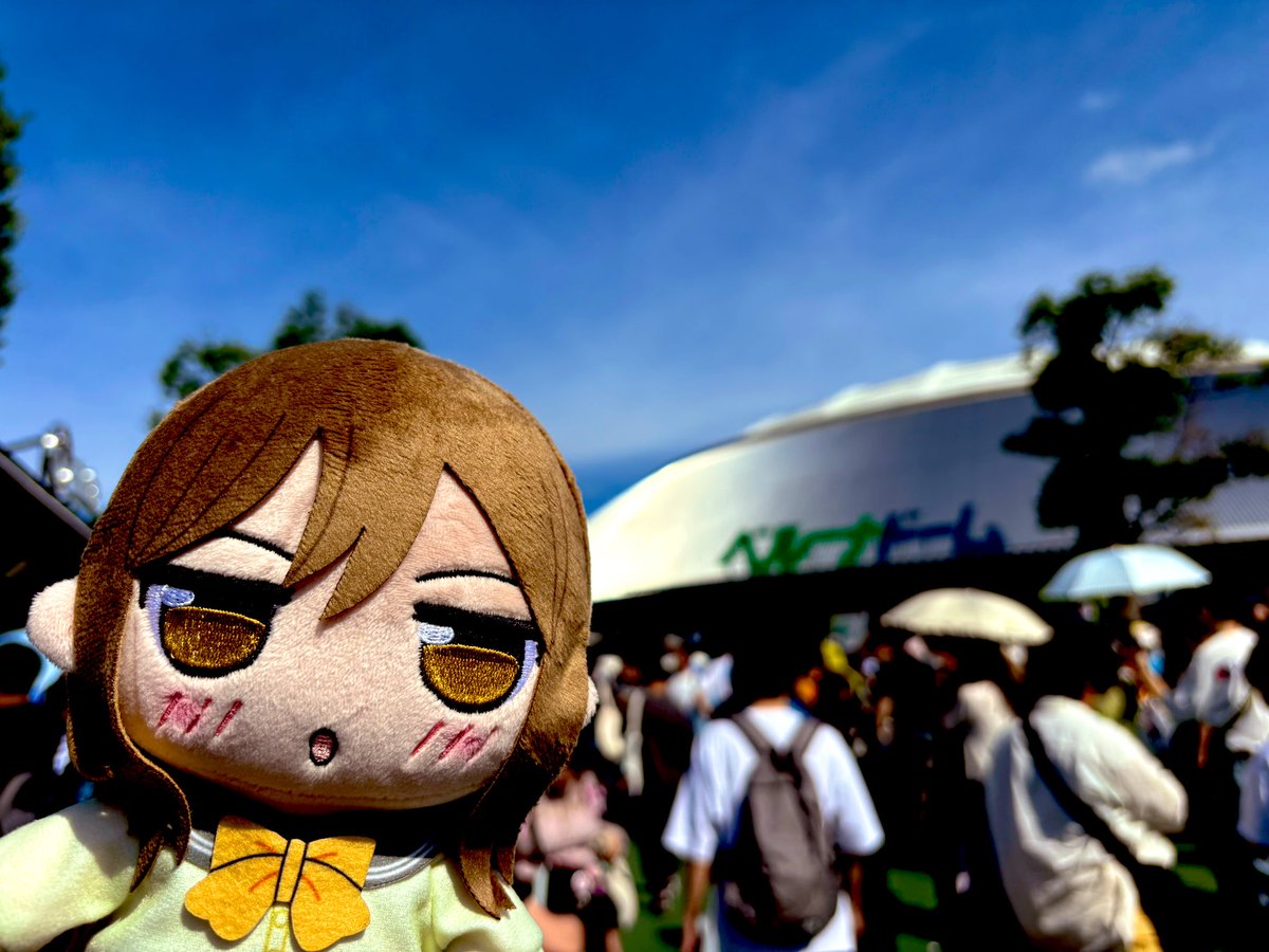nekousagi__'s tweet photo. Aqours初現地にして最後のライブを二日間全力で楽しみました！
いっぱい笑っていっぱい泣いていっぱい汗かいた二日間でした！
会場一体がすごく幻想的な空間になったりして最高でした！
言いたいことが言いきれない！
10年間本当にありがとうございました！
#Aqours_finale_Day1 
#Aqours_finale_Day2 https://t.co/PS27FEJ8Lt