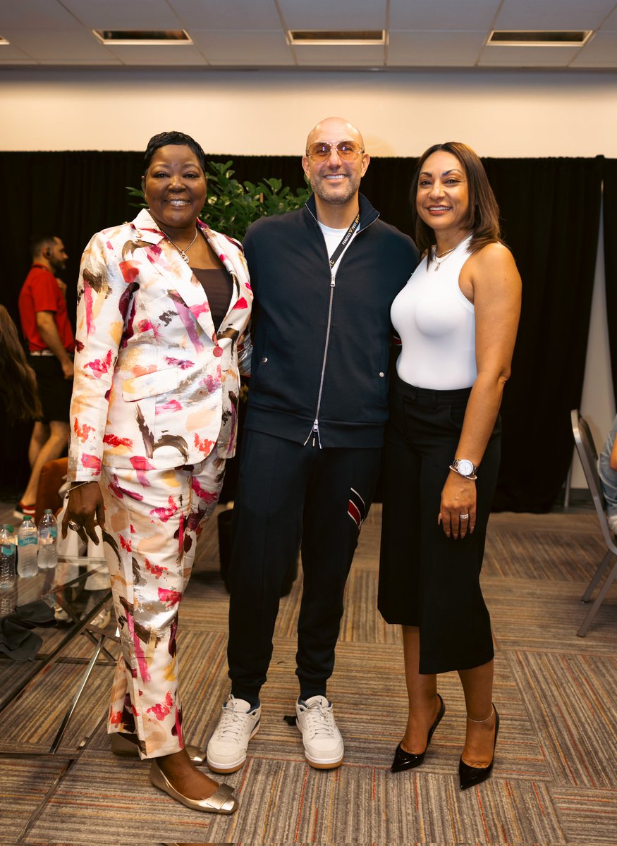 LovelyMzJackson's tweet image. Thankful to be invited to Fanatics Fest to speak and meet some of the OG mother's. #wandadurant #gloriajames