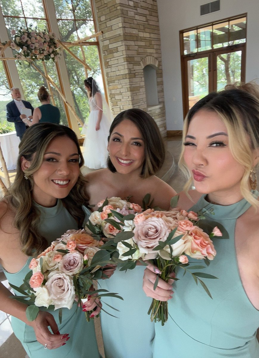 Guess who just got marrrriiiieeeddddd 🥰😍